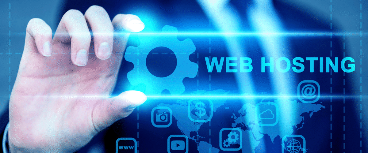 Tangan seorang pebisnis menyentuh antarmuka digital bertuliskan "Web Hosting" dengan ikon ikon teknologi dan internet 